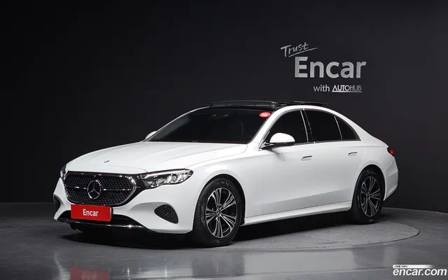 Mercedes-Benz E-Class (W214) E200 — миниатюра 1