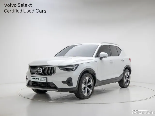 Volvo XC40 B4 — миниатюра 1