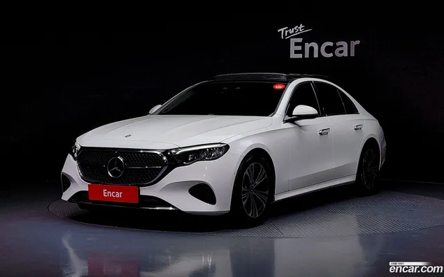 Mercedes-Benz E-Class (W214) E200 — миниатюра 1