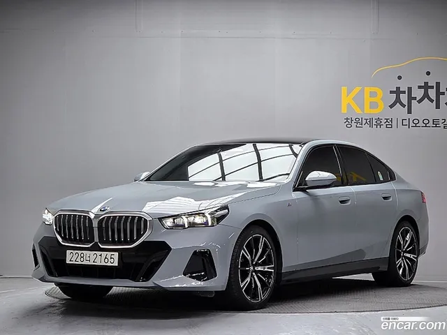 BMW 5 Series (G60) 530i xDrive M — миниатюра 1