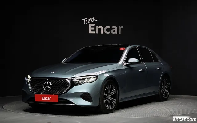 Mercedes-Benz E-Class (W214) E200 — миниатюра 1