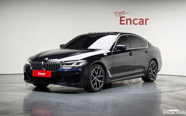 BMW 5 Series (G30) 530i M — миниатюра 1