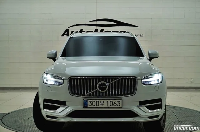 Volvo XC90 T8 — миниатюра 1