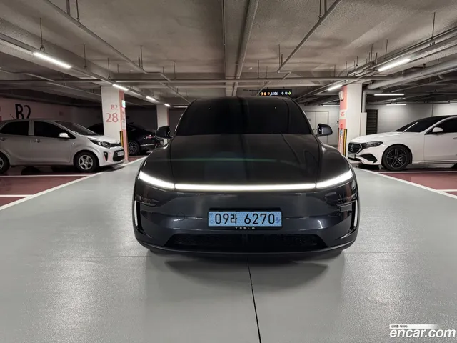 Tesla Model Y RWD — миниатюра 1