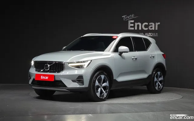 Volvo XC40 B4 — миниатюра 1