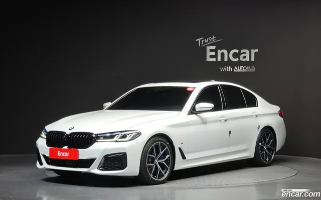 BMW 5 Series (G30) 530i M — миниатюра 1