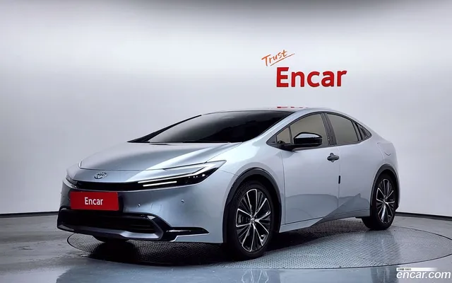 Toyota 5 2.0 XLE — миниатюра 1