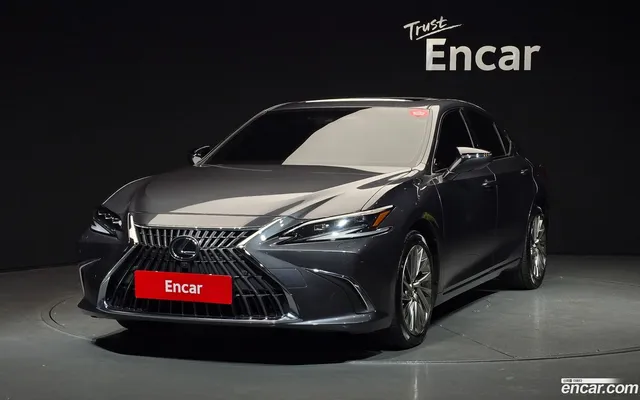 Lexus ES 300h — миниатюра 1