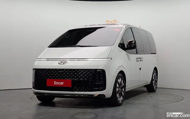 Hyundai Staria 4WD 7 — миниатюра 1