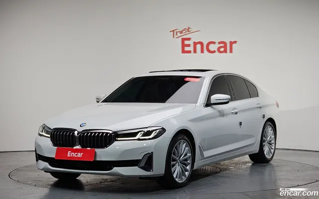 BMW 5 Series (G30) 530i — миниатюра 1