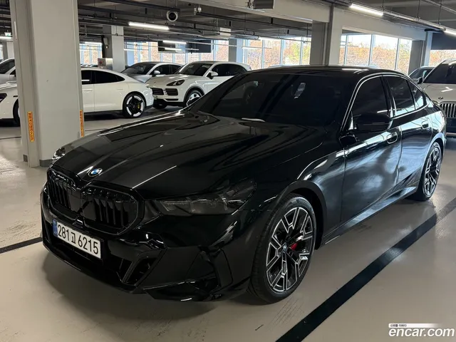 BMW 5 Series (G60) 530i xDrive M — миниатюра 1