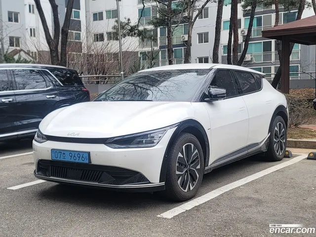 Kia EV6 4WD — миниатюра 1