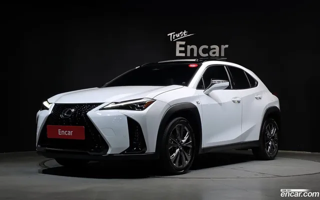 Lexus UX300h 2.0 F-Sport 2WD — миниатюра 1