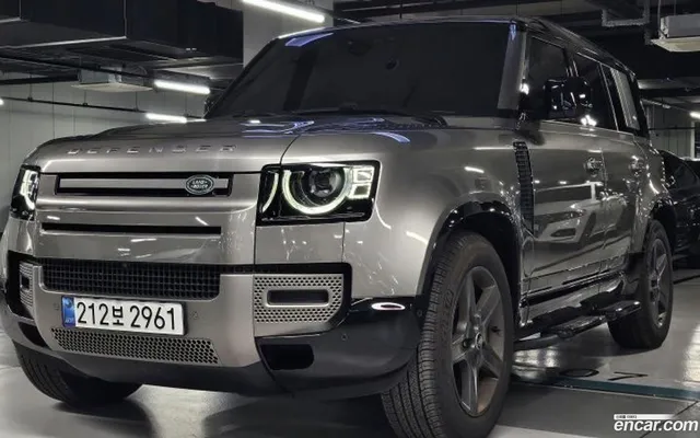 Land Rover (L663) 110 P300 X- SE — миниатюра 1