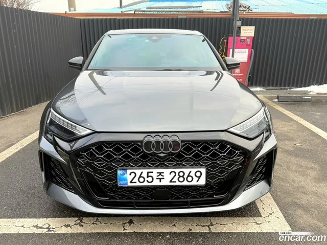 Audi RS3 (8Y) 2.5 TFSI — миниатюра 1