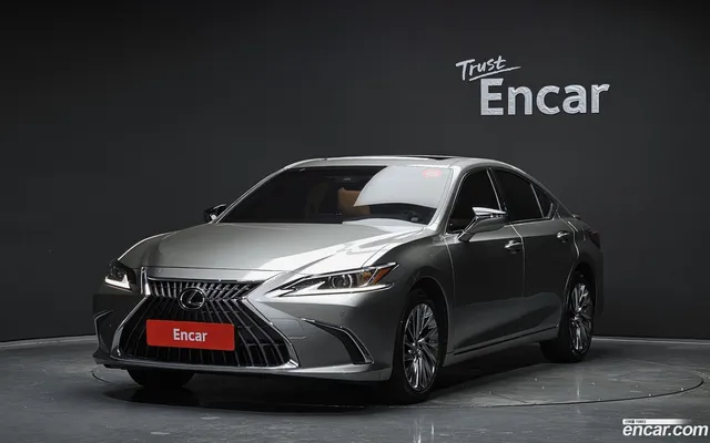 Lexus ES 300h — миниатюра 1