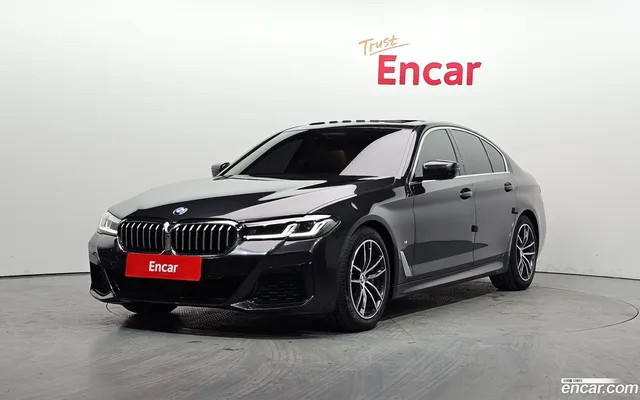 BMW 5 Series (G30) 520i M — миниатюра 1