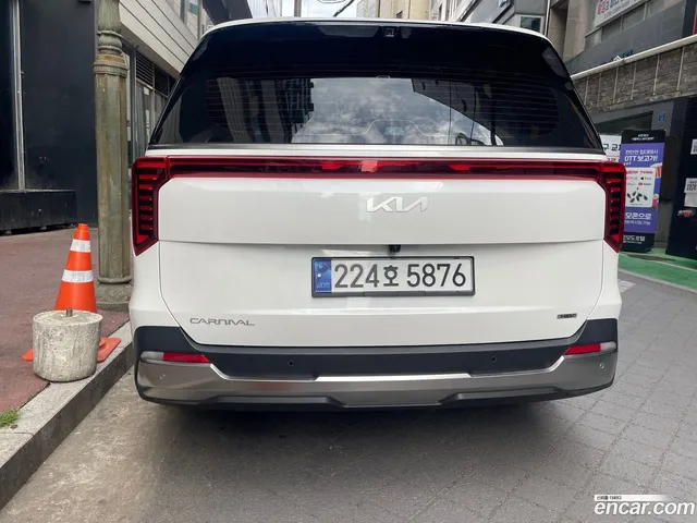 Kia Carnival HEV 9 — миниатюра 1