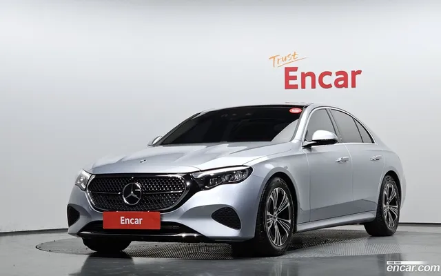 Mercedes-Benz E-Class (W214) E200 — миниатюра 1