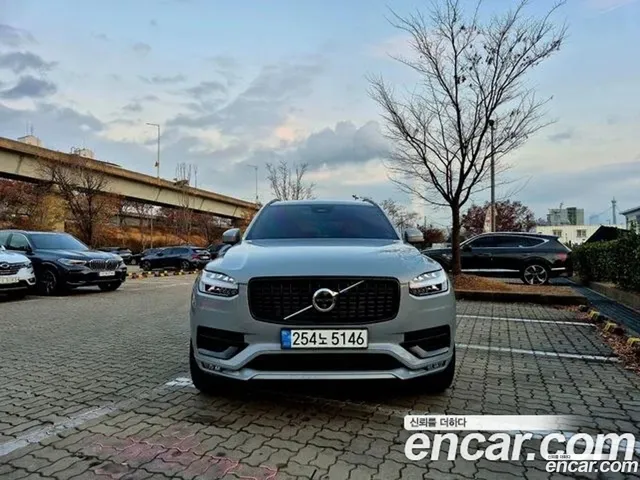 Volvo XC90 B6 — миниатюра 1