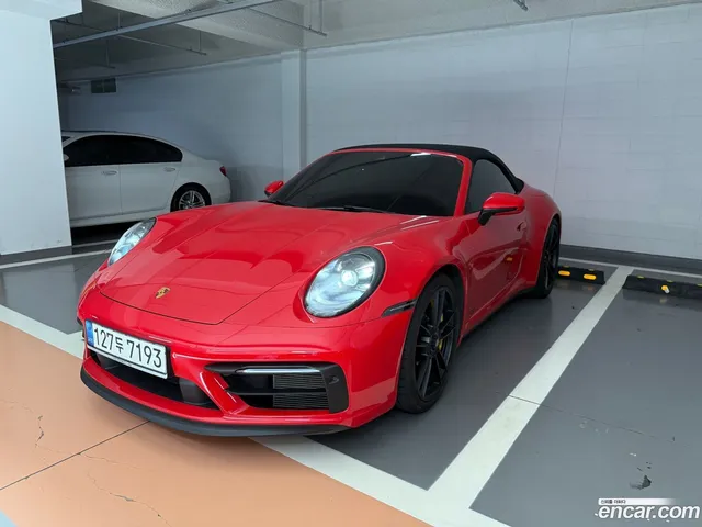Porsche 911 (992) GTS — миниатюра 1
