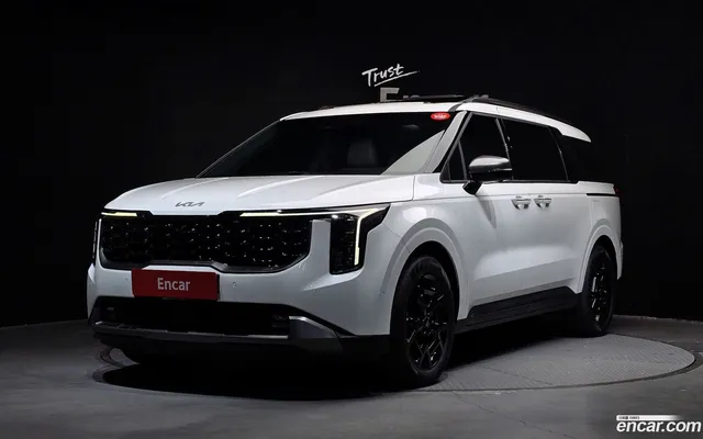 Kia Carnival HEV 9 — миниатюра 1