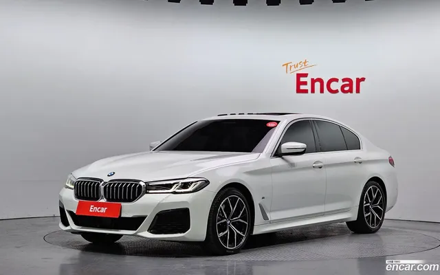 BMW 5 Series (G30) 530i xDrive M — миниатюра 1