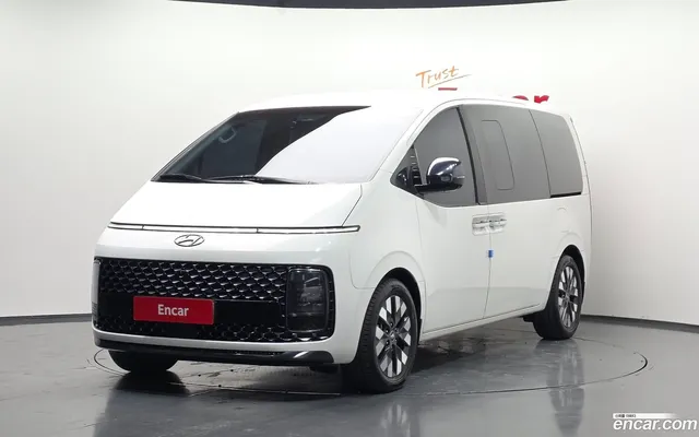 Hyundai Staria L3.5 7 — миниатюра 1