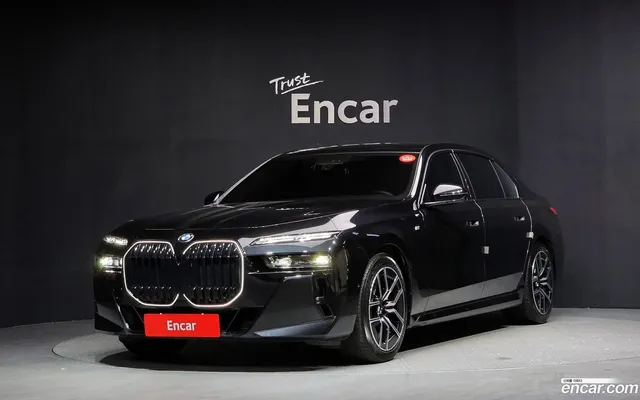 BMW 7 Series (G70) 740d xDrive M — миниатюра 1