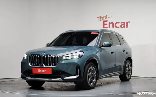 BMW X1 (U11) xDrive 20i xLine — миниатюра 1