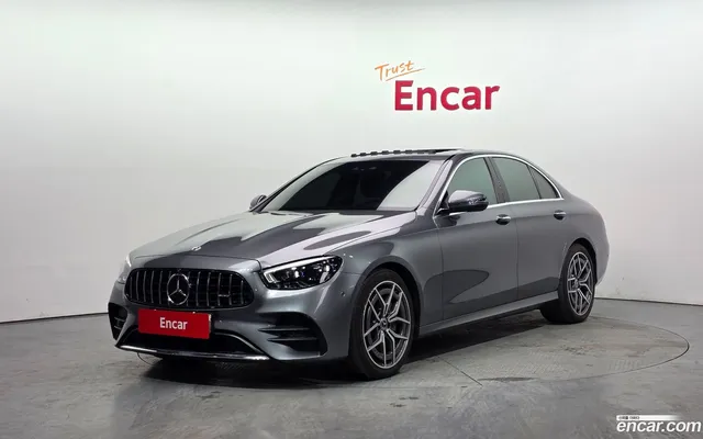 Mercedes-Benz E-Class (W213) E220d 4MATIC AMG Line — миниатюра 1