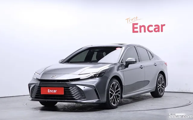 Toyota (XV80) 2.5 XLE — миниатюра 1