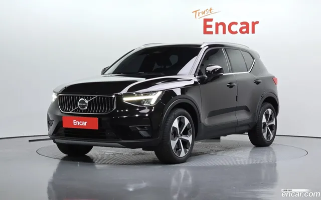 Volvo XC40 B4 — миниатюра 1