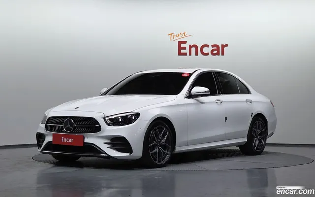 Mercedes-Benz E-Class (W213) E220d 4MATIC AMG Line — миниатюра 1