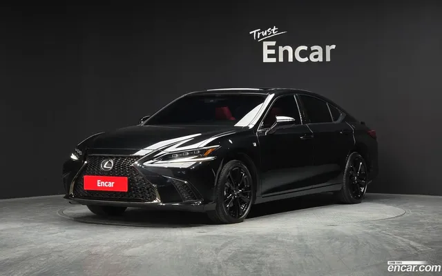 Lexus ES 300h F-Sport — миниатюра 1