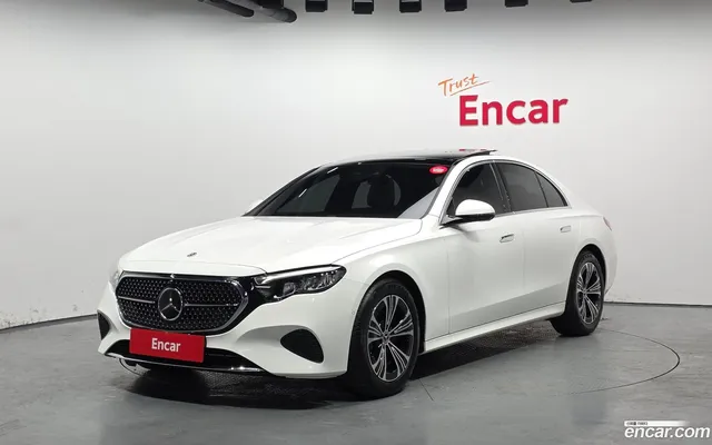 Mercedes-Benz E-Class (W214) E200 — миниатюра 1