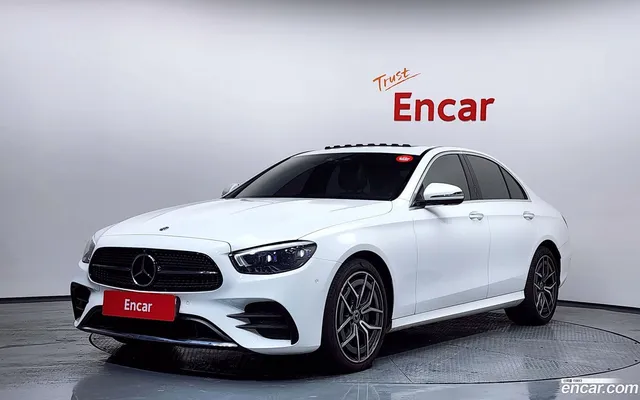 Mercedes-Benz E-Class (W213) E220d 4MATIC AMG Line — миниатюра 1