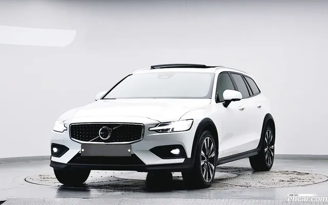 Volvo V60 2 B5 AWD — миниатюра 1