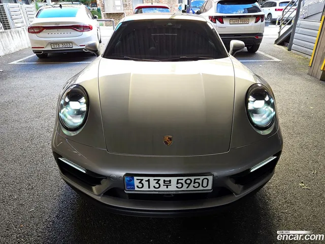 Porsche 911 (992) GTS — миниатюра 1