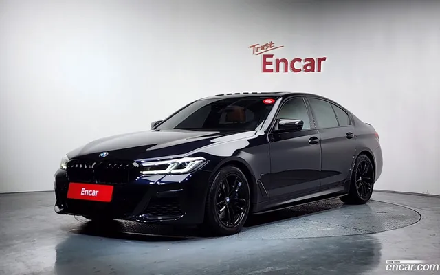 BMW 5 Series (G30) 520i M — миниатюра 1