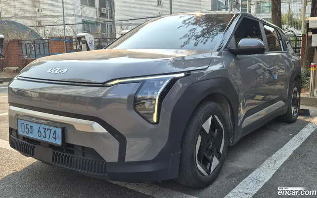 Kia EV3 2WD — миниатюра 1