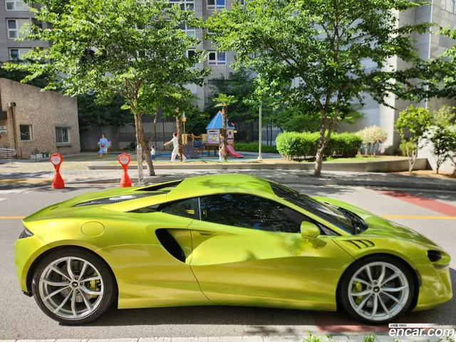 McLaren Artura 3.0 — миниатюра 1