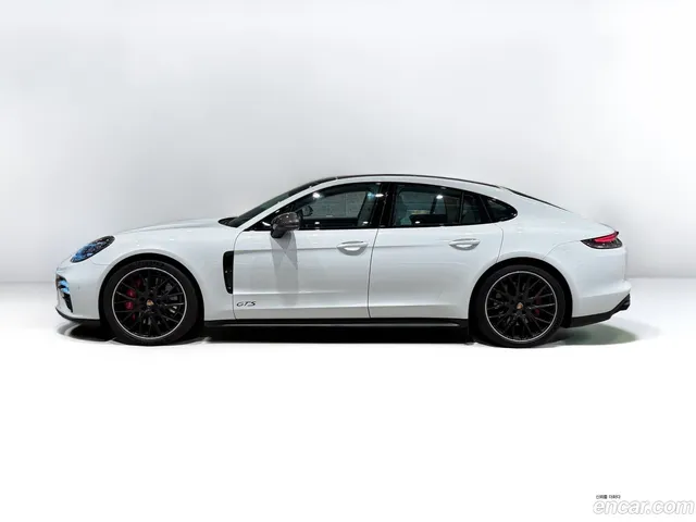 Porsche Panamera (971) 4.0 GTS — миниатюра 1