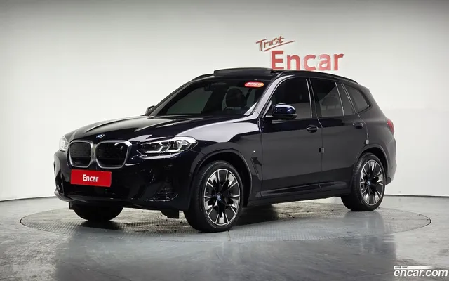 BMW iX3 M — миниатюра 1