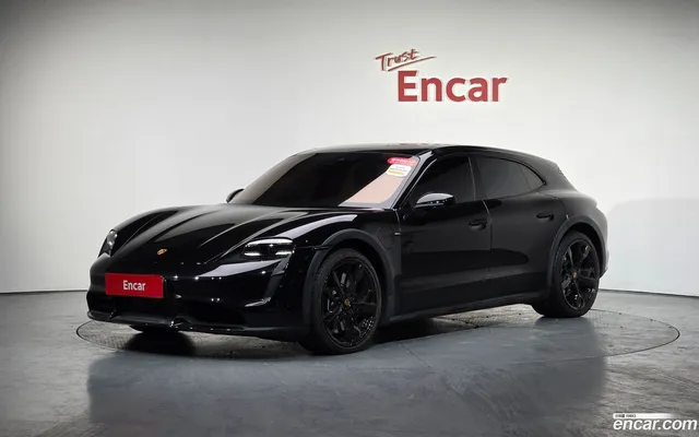 Porsche Taycan — миниатюра 1