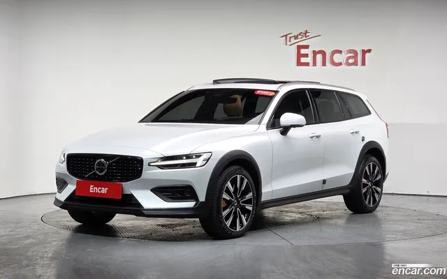 Volvo V60 2 B5 AWD — миниатюра 1