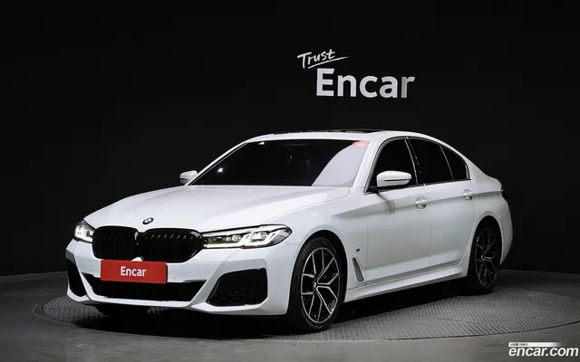 BMW 5 Series (G30) 530i M — миниатюра 1