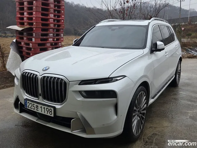 BMW X7 (G07) xDrive 40i 7 — миниатюра 1