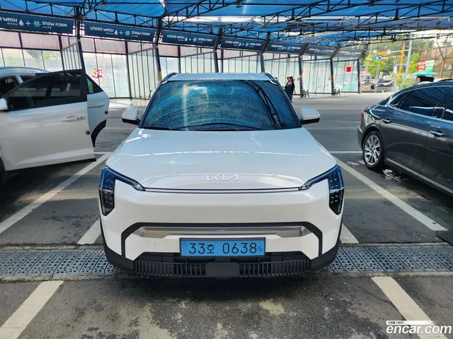 Kia EV3 2WD — миниатюра 1