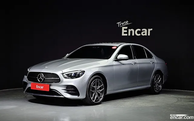 Mercedes-Benz E-Class (W213) E220d 4MATIC AMG Line — миниатюра 1